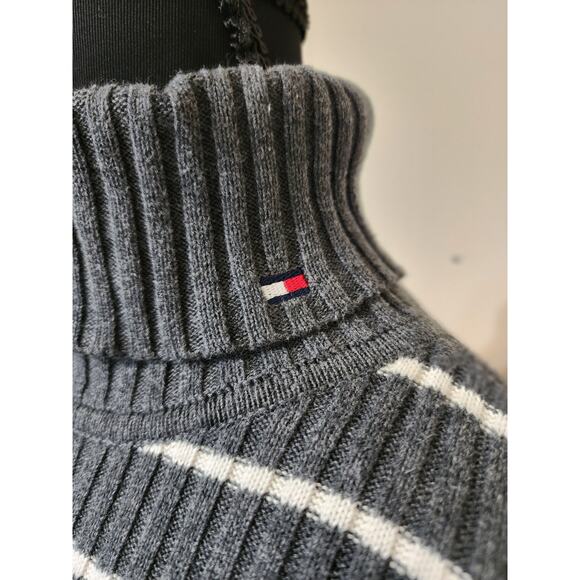 Tommy Hilfiger Women's Size Large Grey & White Striped Sweater - Picture 2 of 4